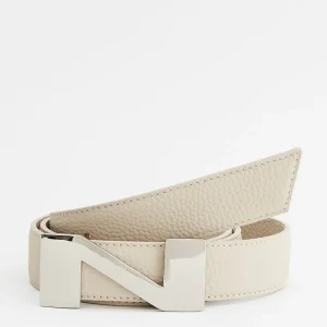 Exclusive N buckle belt